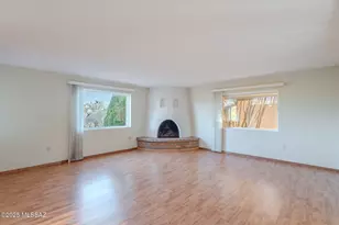 939 S Las Lomas Cir, Green Valley, AZ 85614 - Photo 11