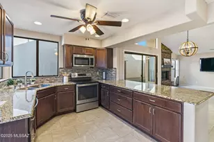 231 E Highcourte Ln, Oro Valley, AZ 85737 - Photo 11