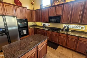 13816 N Topflite Dr, Oro Valley, AZ 85755 - Photo 7