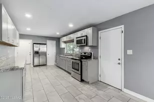 1631 W Buckeye Ln, Tucson, AZ 85705 - Photo 3