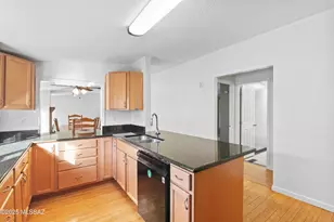 9011 N Valgrind Ln, Tucson, AZ 85743 - Photo 19