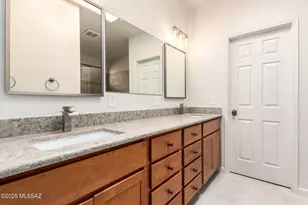 3808 S VÃ­a Del Reyecuelo, Green Valley, AZ 85622 - Photo 13