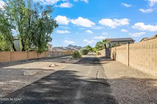 10069 N Blue Crossing Way, Tucson, AZ 85743 - Photo 35