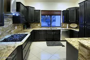 6241 N Panorama Dr, Tucson, AZ 85743 - Photo 9