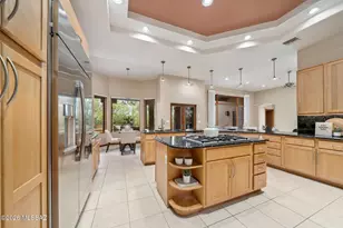 6882 E Desert Wind Ct, Tucson, AZ 85750 - Photo 17