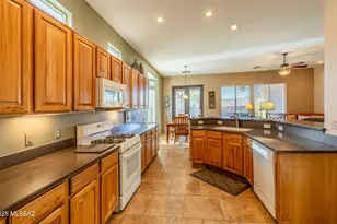 12899 N Eagle Mesa Pl, Marana, AZ 85658 - Photo 9