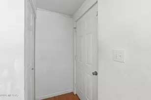 1453 W Roger Rd, Tucson, AZ 85705 - Photo 5
