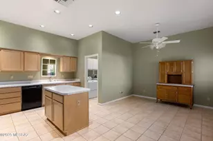 1427 W Cathedral Way, Oro Valley, AZ 85737 - Photo 11