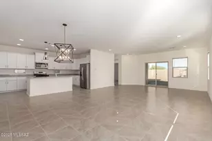 7831 S Walnutview Dr, Tucson, AZ 85757 - Photo 7