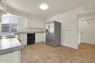 7492 E Rio Vista Cir, Tucson, AZ 85715 - Photo 11