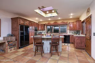 925 N Rancho Del Jefe Loop, Tucson, AZ 85748 - Photo 3