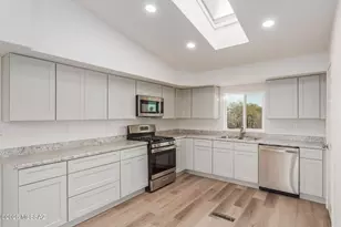 12712 S Red Horizon Trail, Vail, AZ 85641 - Photo 11