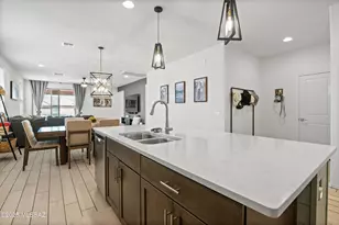 10678 W Harrigan Dr, Marana, AZ 85653 - Photo 11