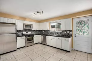 4386 E Fort Lowell Rd, Tucson, AZ 85712 - Photo 9