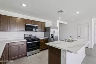 858 W Calle Alta Curva, Sahuarita, AZ 85629 - Photo 5