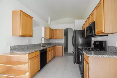 7871 W Sacramento Hill Drive, Tucson, AZ 85743 - Photo 11