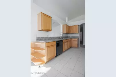 7871 W Sacramento Hill Drive, Tucson, AZ 85743 - Photo 19