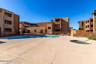 1810 E Blacklidge Dr, Tucson, AZ 85719 - Photo 19