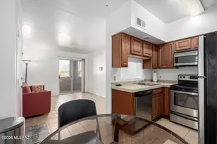 1810 E Blacklidge Dr, Tucson, AZ 85719 - Photo 9