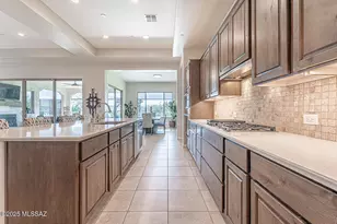 2230 E Thunder Blf Dr, Green Valley, AZ 85614 - Photo 11