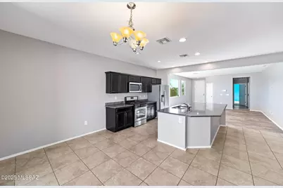 6623 E Via Jardin Verde, Tucson, AZ 85756 - Photo 15