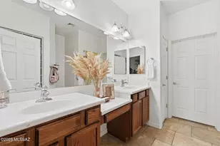 656 W Shadow Wood St, Green Valley, AZ 85614 - Photo 21