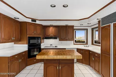 4750 W Crestview Circle W, Tucson, AZ 85745 - Photo 11