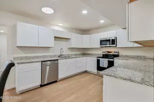 2160 W Ironwood Ridge Dr, Tucson, AZ 85745 - Photo 9