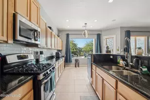 7837 N Blakey Ln, Tucson, AZ 85743 - Photo 11