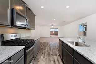 21917 E Wayward Ln, Red Rock, AZ 85145 - Photo 3