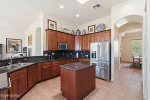 12687 N Red Eagle Dr, Oro Valley, AZ 85755 - Photo 9