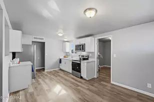 7901 E 19th Pl, Tucson, AZ 85710 - Photo 11