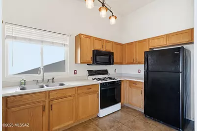 8667 N Golden Moon Way, Tucson, AZ 85743 - Photo 7