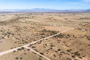 564 W Knox St, Pearce, AZ 85625 - Photo 11