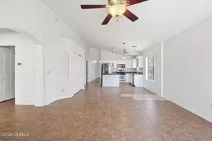 10827 S Lake Gambusi Dr, Vail, AZ 85641 - Photo 9