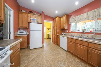 9301 W Bruce Street, Tucson, AZ 85735 - Photo 9