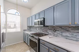 5874 S Azure Vista Way, Green Valley, AZ 85622 - Photo 9