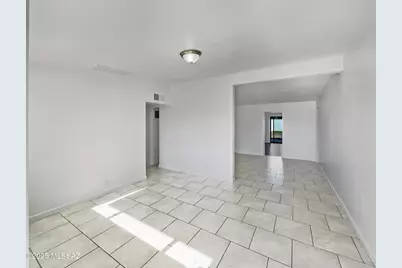 802 W Tipton Drive, Tucson, AZ 85705 - Photo 7