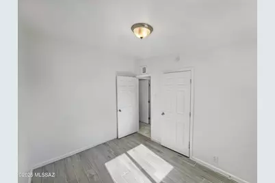 802 W Tipton Drive, Tucson, AZ 85705 - Photo 9