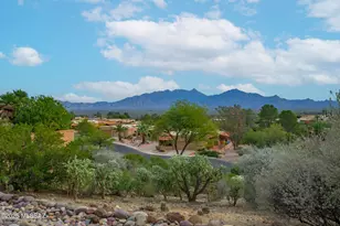 937 W Desert Hills Dr, Green Valley, AZ 85622 - Photo 1
