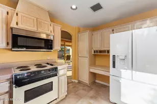 37388 S Blackfoot Dr, Saddlebrooke, AZ 85739 - Photo 11