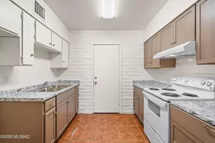 1408 N Hualpai Rd, Tucson, AZ 85745 - Photo 9