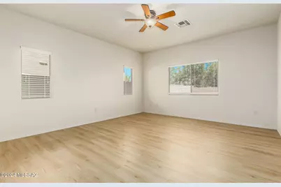 7104 W Amber Burst Court, Tucson, AZ 85743 - Photo 11