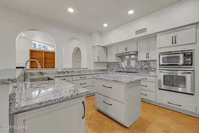 14142 N Fawnbrooke Drive, Oro Valley, AZ 85755 - Photo 11