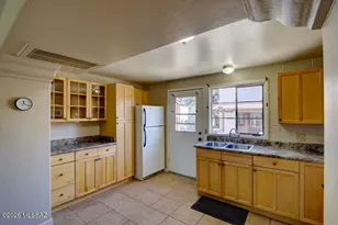 135 S Paseo Quinta, Green Valley, AZ 85614 - Photo 3