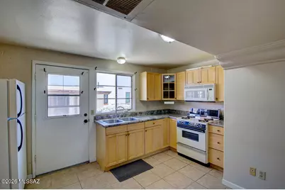 135 S Paseo Quinta #C, Green Valley, AZ 85614 - Photo 1