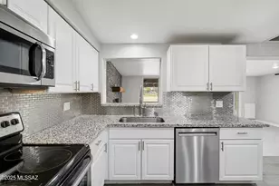 8822 N Marathon Dr, Tucson, AZ 85704 - Photo 19