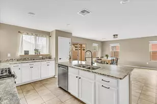 9596 S Miller Flats Dr, Tucson, AZ 85747 - Photo 17