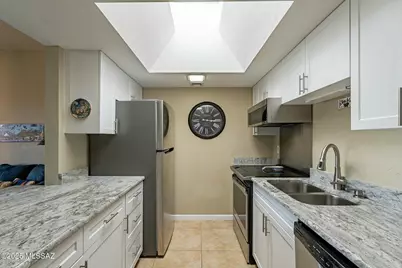 1393 W Desert Hills Drive, Green Valley, AZ 85622 - Photo 11