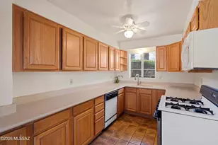 325 S Calle De La Azucena, Tucson, AZ 85711 - Photo 9